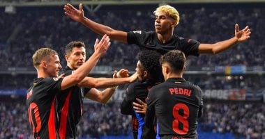 برشلونة يتوج بلقب الدوري الإسباني للمرة الـ28 فى تاريخه بعد فوزه على إسبانيول020 برشلونة يتوج بلقب الدوري الإسباني للمرة الـ28 فى تاريخه بعد فوزه على إسبانيول