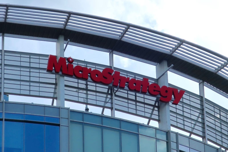 MicroStrategy تهدف لجمع 2 مليار دولار عبر بيع أسهم ممتازة