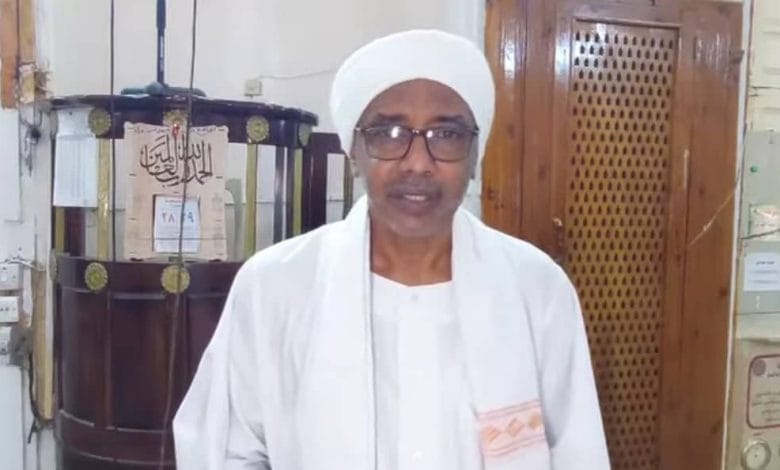 أمام وخطيب مسجد بورتسودان ينتقد الحكومة ويحذر   