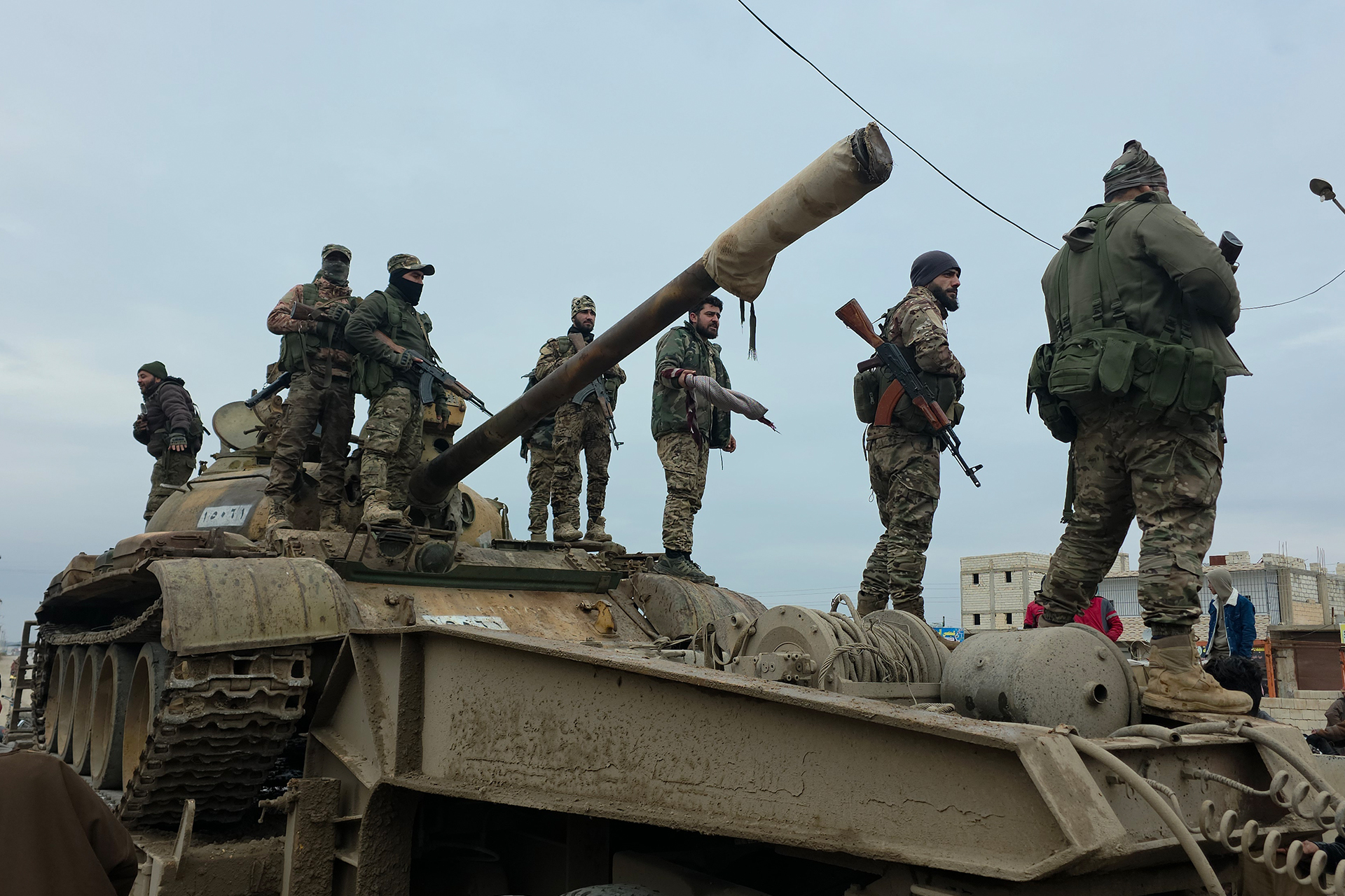 لوموند: حسابات إسرائيل بلبنان قصيرة النظر ونزع سلاح حزب الله مهمة معقدة