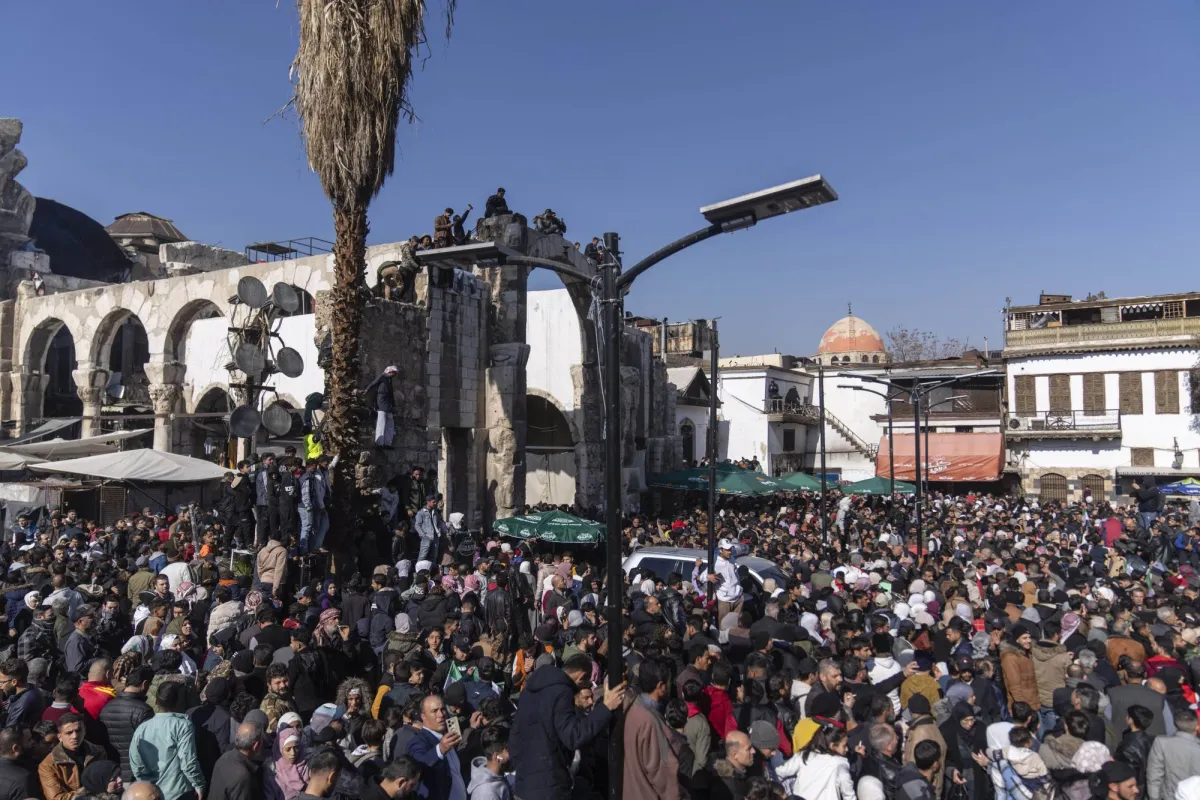 محافظ دمشق: مقتل 3 أشخاص بـحادثة تدافع في المسجد الأموي