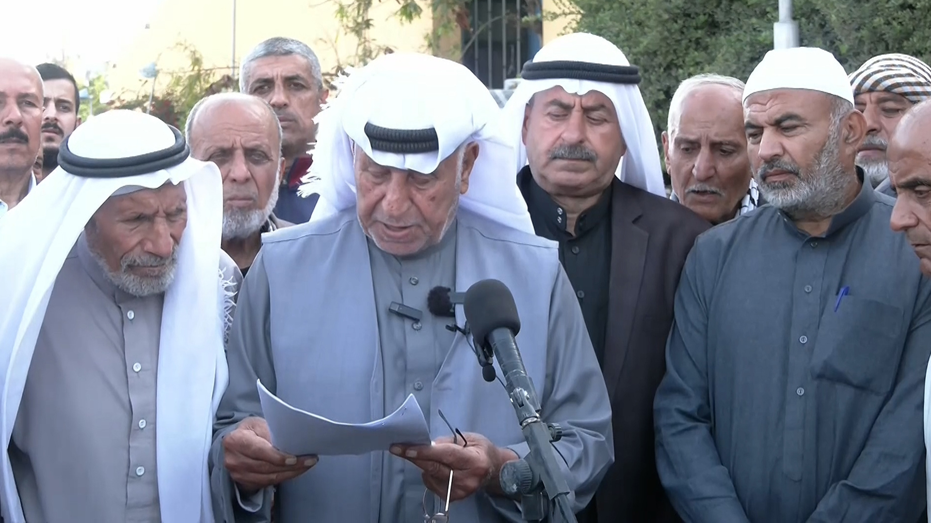 وجهاء غزة يدينون التجويع ويناشدون ترامب وقادة بالمنطقة020 وجهاء غزة يدينون التجويع ويناشدون ترامب وقادة بالمنطقة