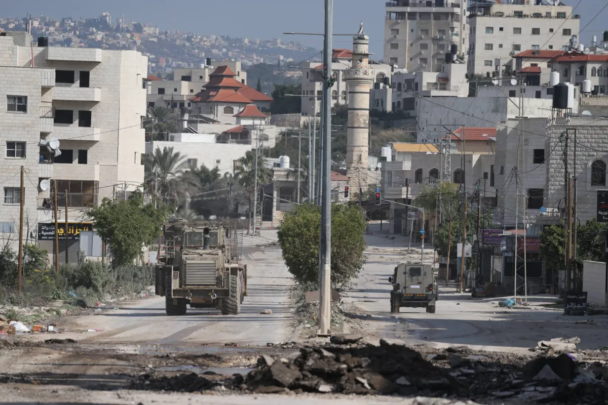 مقتل فلسطيني برصاص القوات الإسرائيلية خلال محاصرتها منزلا في طولكرم بالضفة الغربية