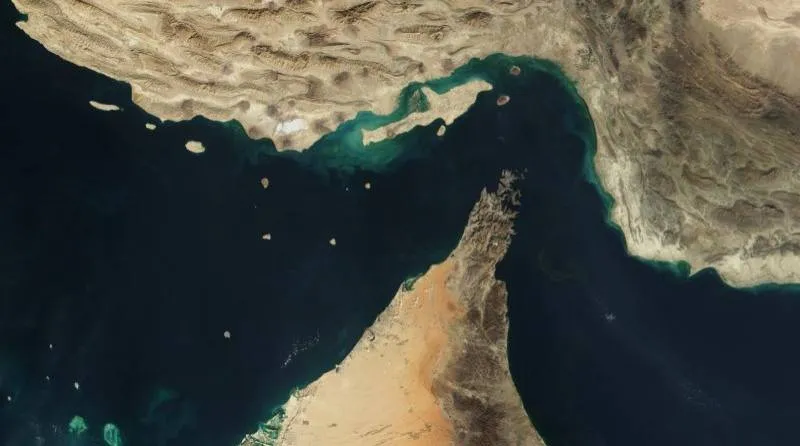 هيئة بحرية بريطانية: مستوى التهديد البحري في مضيق هرمز يرتفع020 هيئة بحرية بريطانية: مستوى التهديد البحري في مضيق هرمز يرتفع