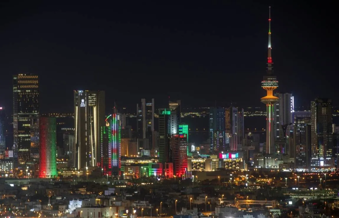 الكويت تتصدى لأهداف جوية معادية