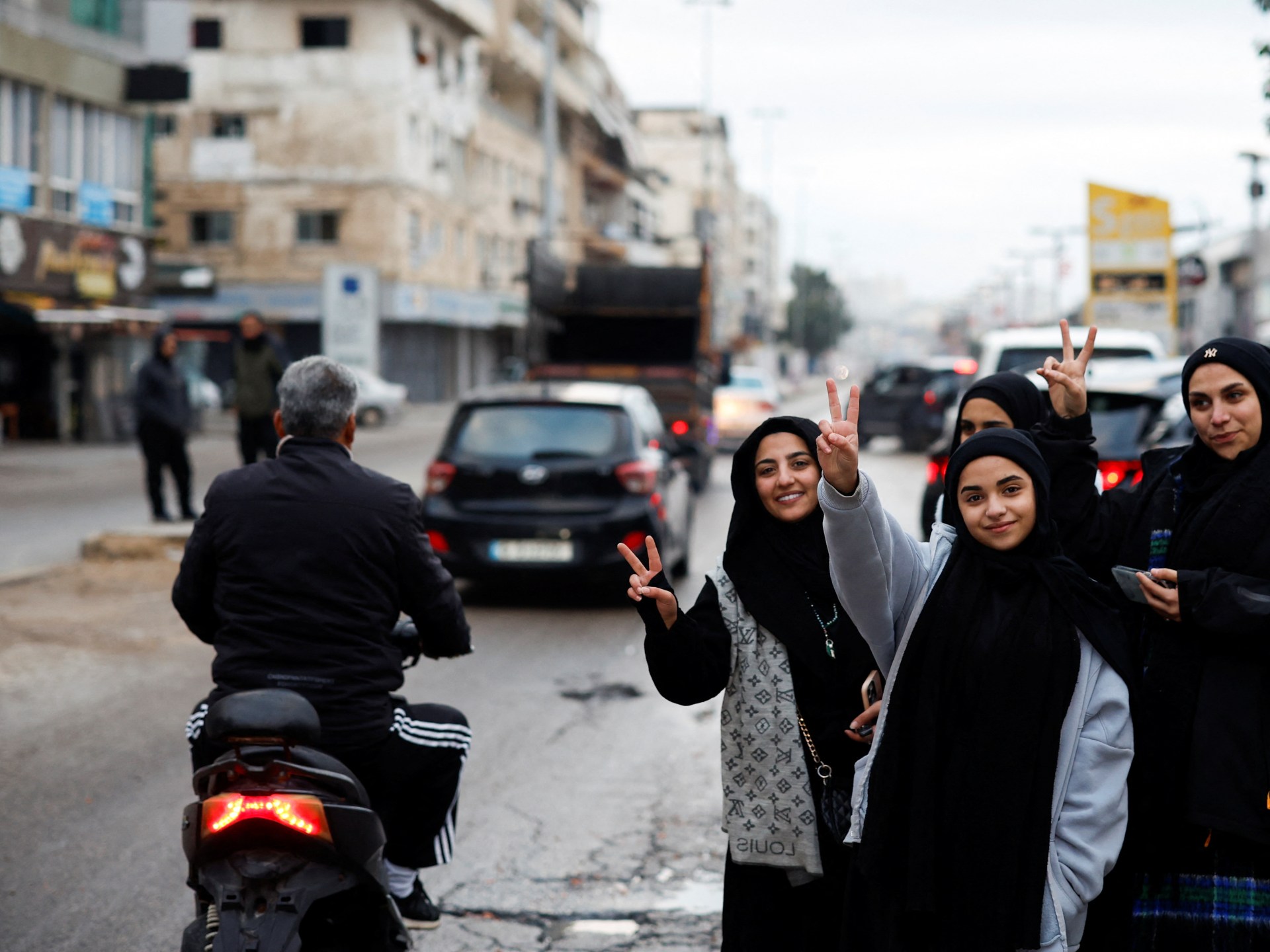 الجيش اللبناني يستعد للانتشار بالجنوب ويصدر توجيهات لسكان القرى الحدودية