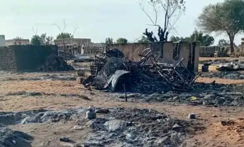 إحتراق قرية سودانية  