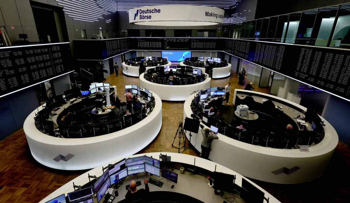 الأسهم الأوروبية تواصل خسائرها وسط موجة بيع عالمية