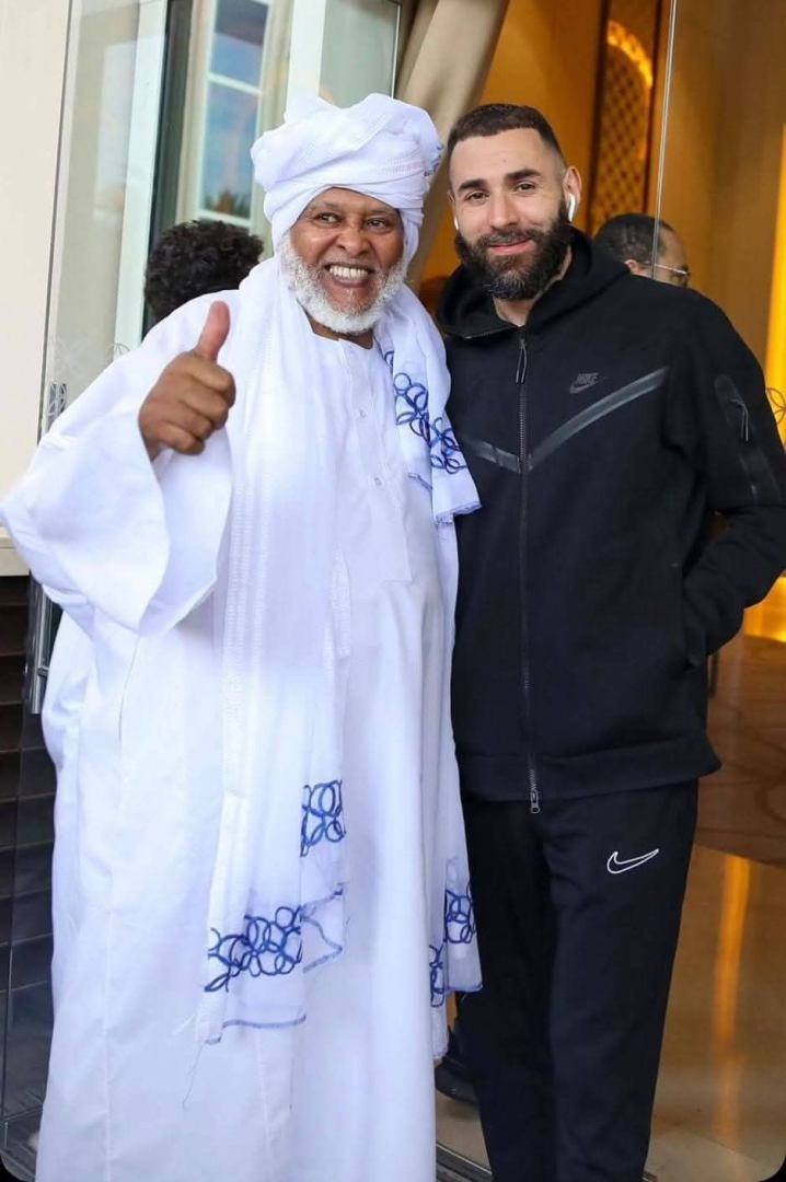 شاهد بالصور.. خلال نهائي كأس الملك.. جماهير الإتحاد السعودي تكرم الإداري السوداني العم كمال الذي خدم النادي لأكثر من 40 عام وترفع صورته بالمدرجات في تيفو عالمي020 شاهد بالصور.. خلال نهائي كأس الملك.. جماهير الإتحاد السعودي تكرم الإداري السوداني العم كمال الذي خدم النادي لأكثر من 40 عام وترفع صورته بالمدرجات في تيفو عالمي