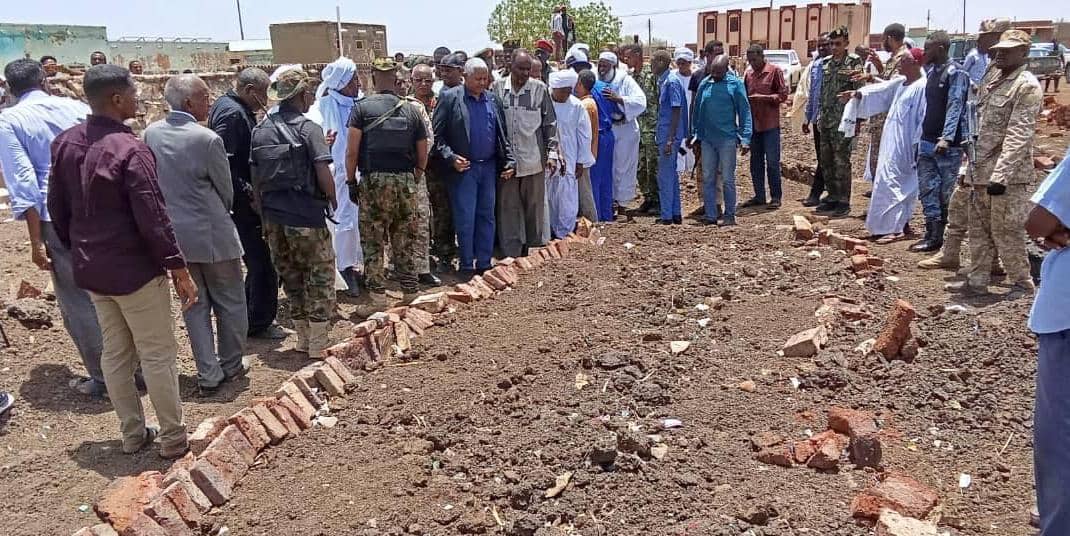 والي الجزيرة وهؤلاء في المقابر.. ما القصة 020 والي الجزيرة وهؤلاء في المقابر.. ما القصة