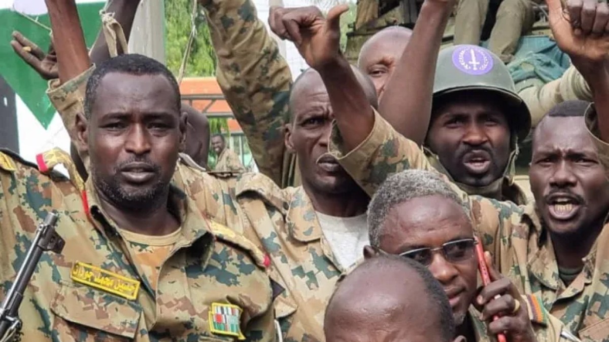 الإمارات تتهم السودان بتهريب أسلحة عبر أراضيها والخرطوم تعتبرها ادعاءات ملفقة020 الإمارات تتهم السودان بتهريب أسلحة عبر أراضيها والخرطوم تعتبرها ادعاءات ملفقة