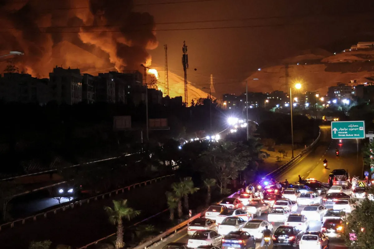 إسرائيل تعلن استهداف مقر وزارة الدفاع الإيرانية ومنظمة البحوث الدفاعية020 إسرائيل تعلن استهداف مقر وزارة الدفاع الإيرانية ومنظمة البحوث الدفاعية