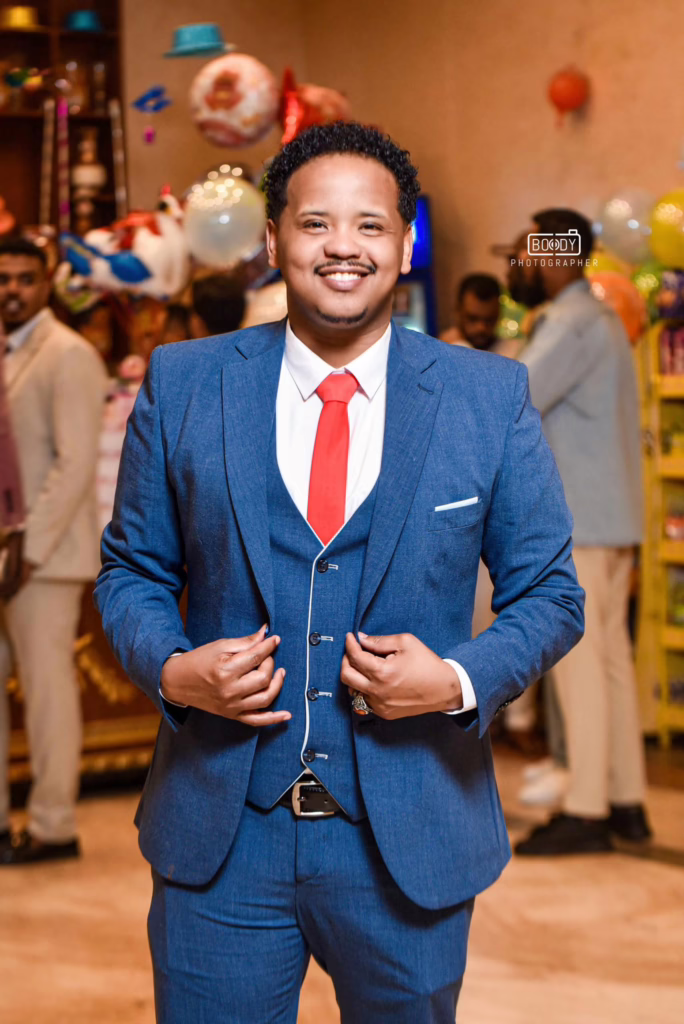 شاهد بالفيديو.. المطرب السوداني المثير للجدل عبد الخالق الدولي: وضعي المادي ممتاز شديد والشدادين هم السبب في الشائعة التي تلاحقني