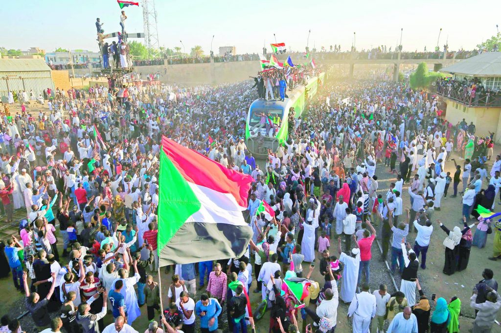 انشاق كبير وخطير يهز حزب المؤتمر الوطني المحلول..إليكم التفاصيل