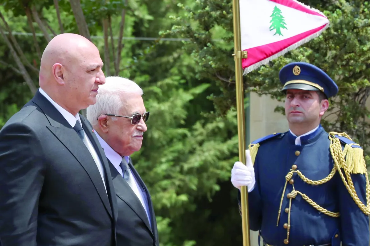 لقاء عون ــ عباس ينزع شرعية السلاح الفلسطيني في لبنان020 لقاء عون ــ عباس ينزع شرعية السلاح الفلسطيني في لبنان