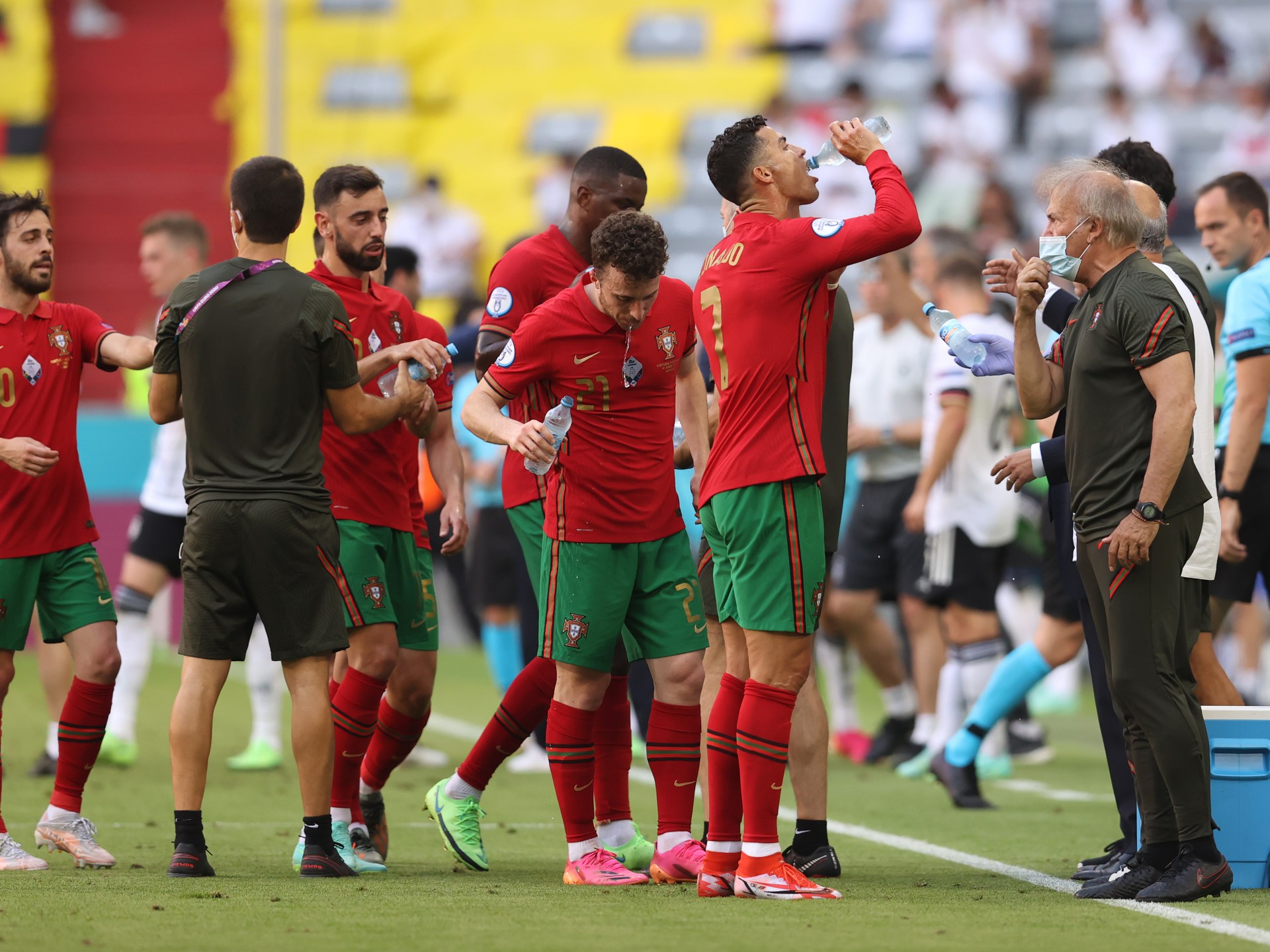 استراحة الماء وبث الإعلانات.. قرارات الفيفا تقسم مباريات مونديال 2026 إلى 4 أشواط