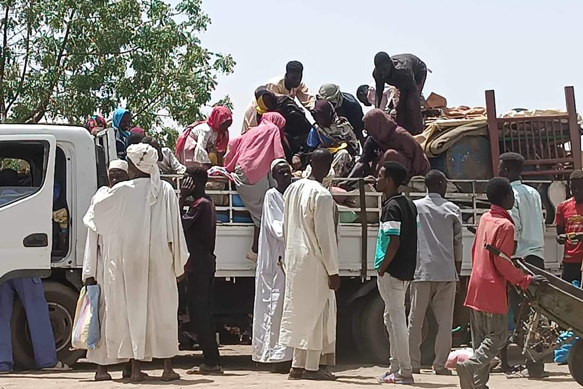 قتلى وجرحى في قصف مخيم للنازحين غرب السودان