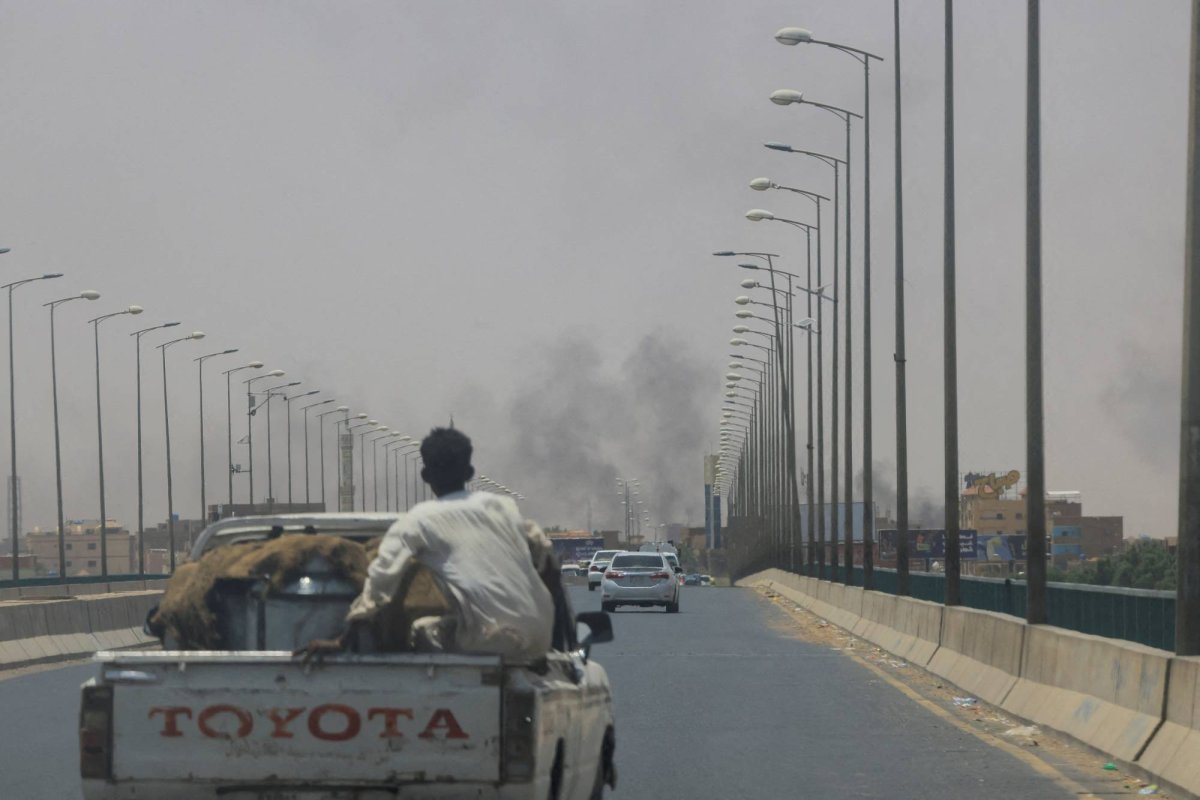 حرب الجسور تشل العاصمة السودانية