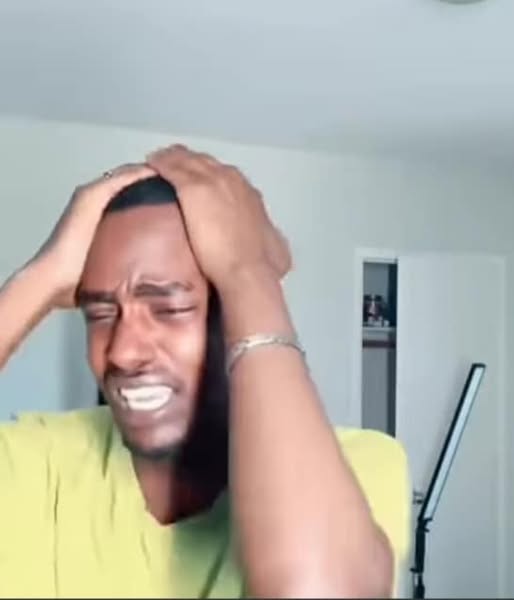 شاهد بالصورة والفيديو.. الحرب تشتعل من جديد بين الفحيل وشقيقه.. شريف ينهار بالبكاء على الهواء: محمد هاجمني بألفاظ غزرة وشتمني بعبارة تيت ووصف والدنا بالكلب020 شاهد بالصورة والفيديو.. الحرب تشتعل من جديد بين الفحيل وشقيقه.. شريف ينهار بالبكاء على الهواء: محمد هاجمني بألفاظ غزرة وشتمني بعبارة تيت ووصف والدنا بالكلب