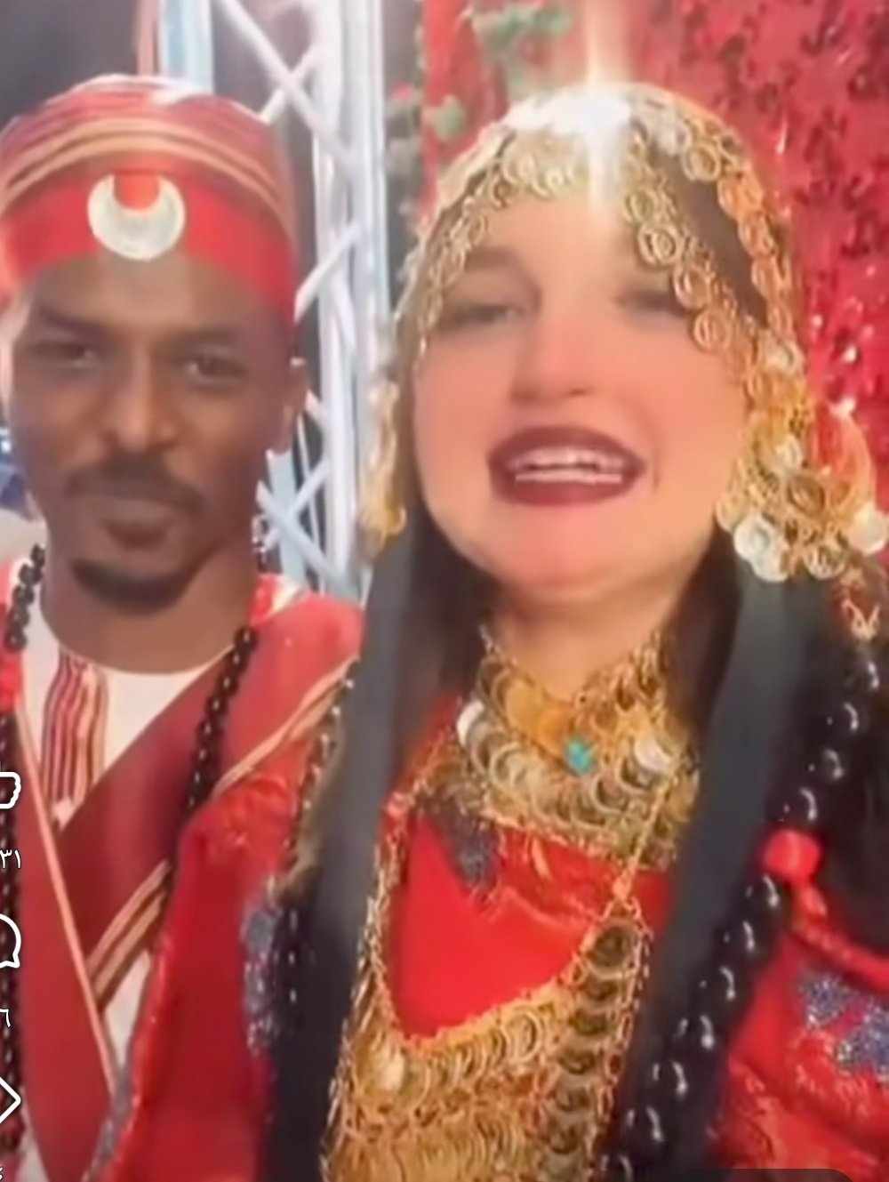 شاهد بالصورة والفيديو.. في حفل بهيج حضره عدد من المطربين.. زواج شاب سوداني من فتاة مصرية والعروس تتغزل في عريسها: عريسي السوداني الله أكبر عليه020 شاهد بالصورة والفيديو.. في حفل بهيج حضره عدد من المطربين.. زواج شاب سوداني من فتاة مصرية والعروس تتغزل في عريسها: عريسي السوداني الله أكبر عليه