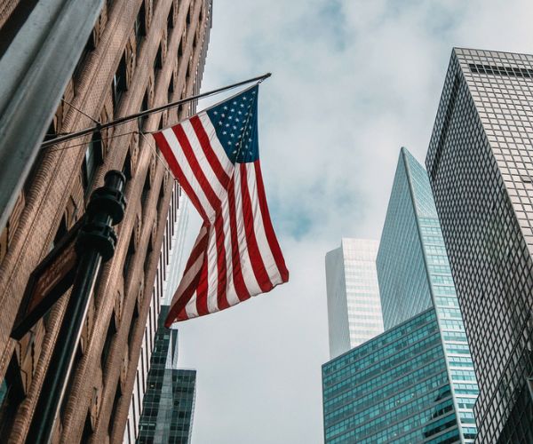 البيت الأبيض يُعلن حظر سفر مواطني 12 دولة إلى الولايات المتحدة منها 4 دول عربية ويحدد الأسباب020 البيت الأبيض يُعلن حظر سفر مواطني 12 دولة إلى الولايات المتحدة منها 4 دول عربية ويحدد الأسباب