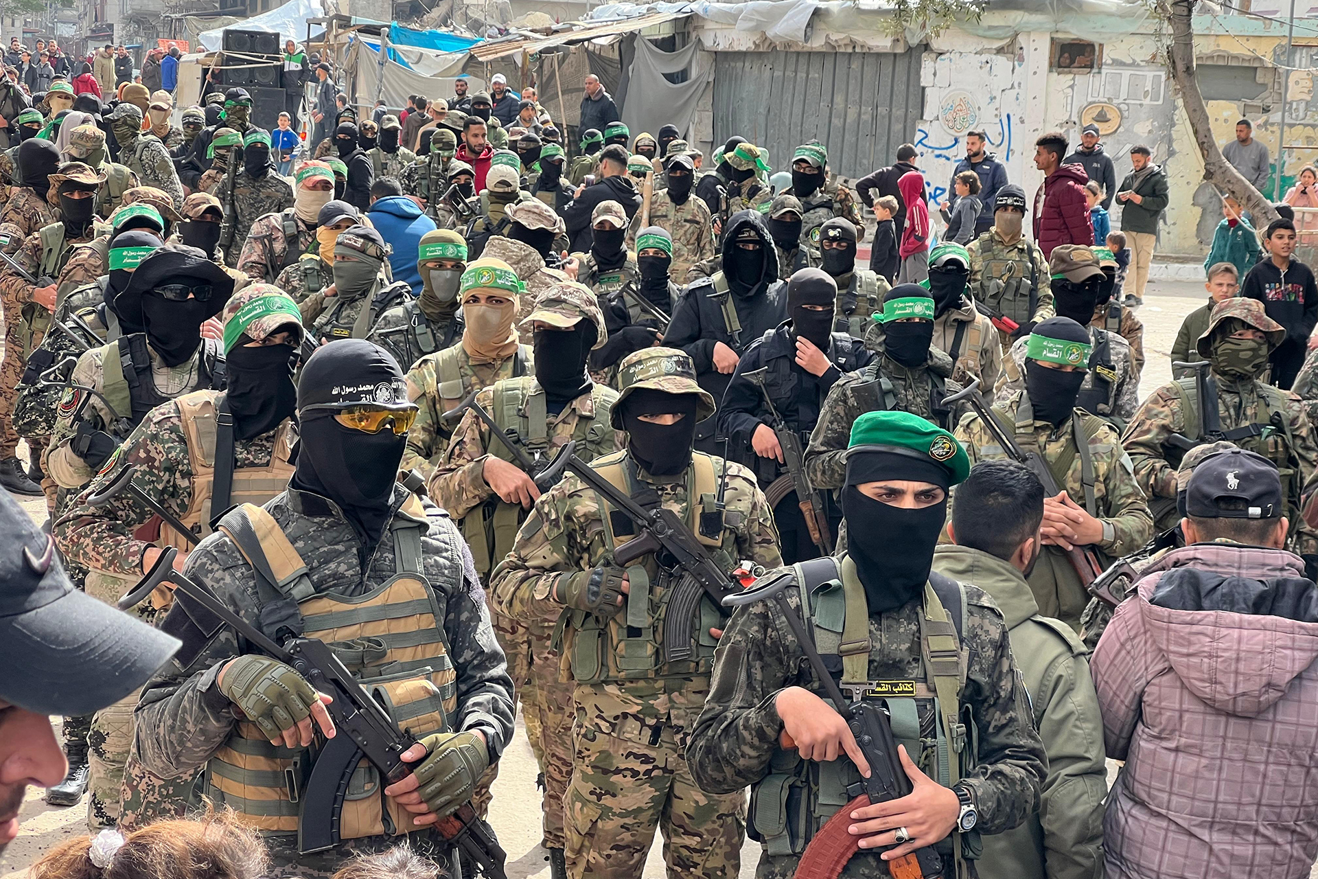 الجزيرة نت تحصل على رسالة لشقيق شهيد بالقسام يطلب الانضمام لقوات النخبة020 الجزيرة نت تحصل على رسالة لشقيق شهيد بالقسام يطلب الانضمام لقوات النخبة