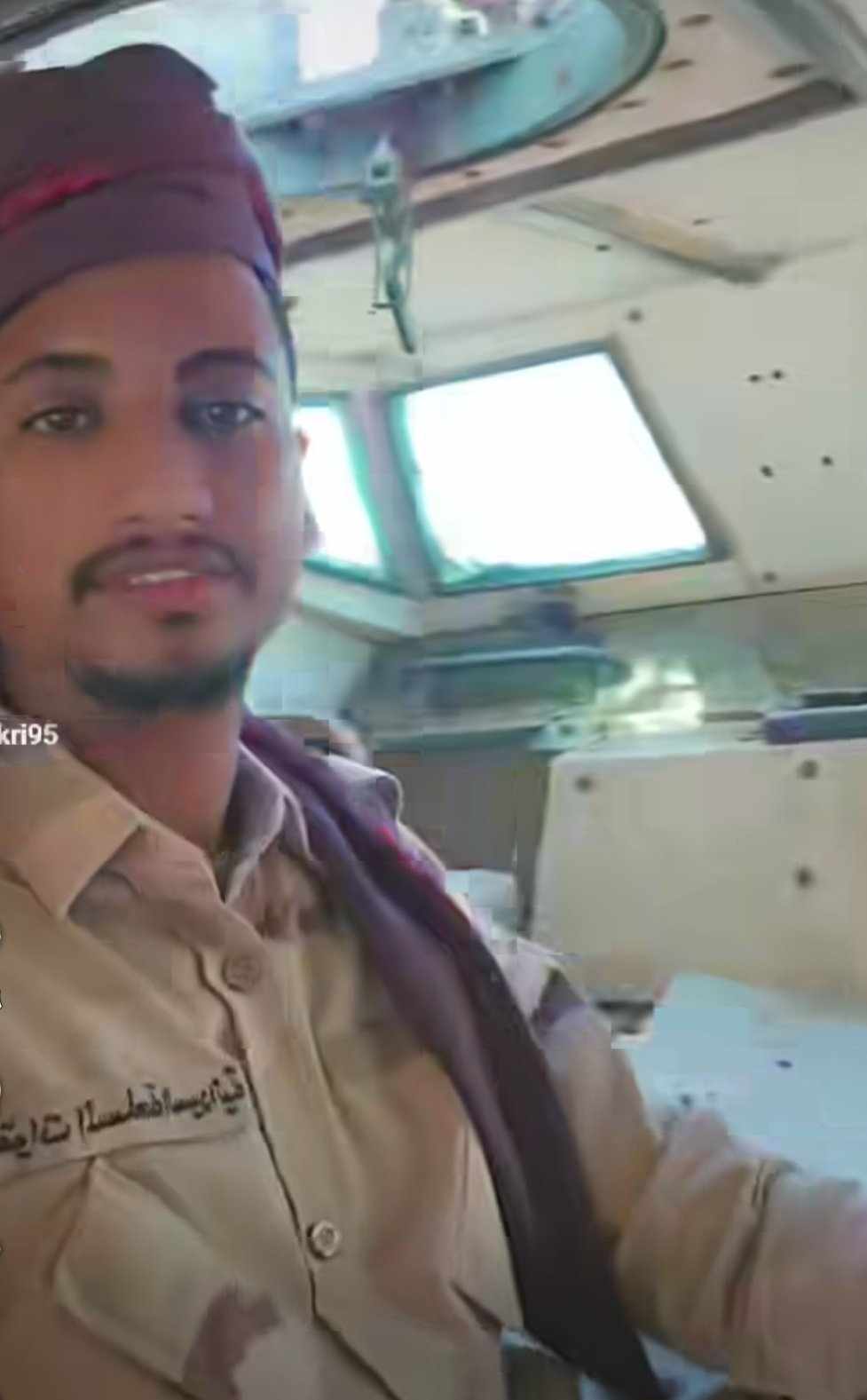 شاهد بالفيديو.. الناشط الشهير الشكري يظهر مع الفنانة لينا قاسم داخل سيارة فارهة بالسعودية020 شاهد بالفيديو.. الناشط الشهير الشكري يظهر مع الفنانة لينا قاسم داخل سيارة فارهة بالسعودية
