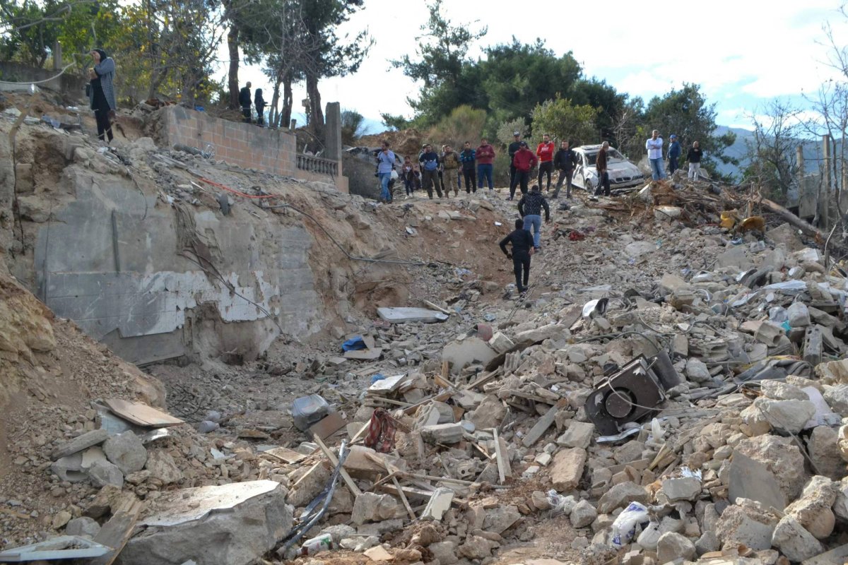 في أقصى شمال لبنان... صدمة في بلدة بعد استهداف مبنى بغارة إسرائيلية