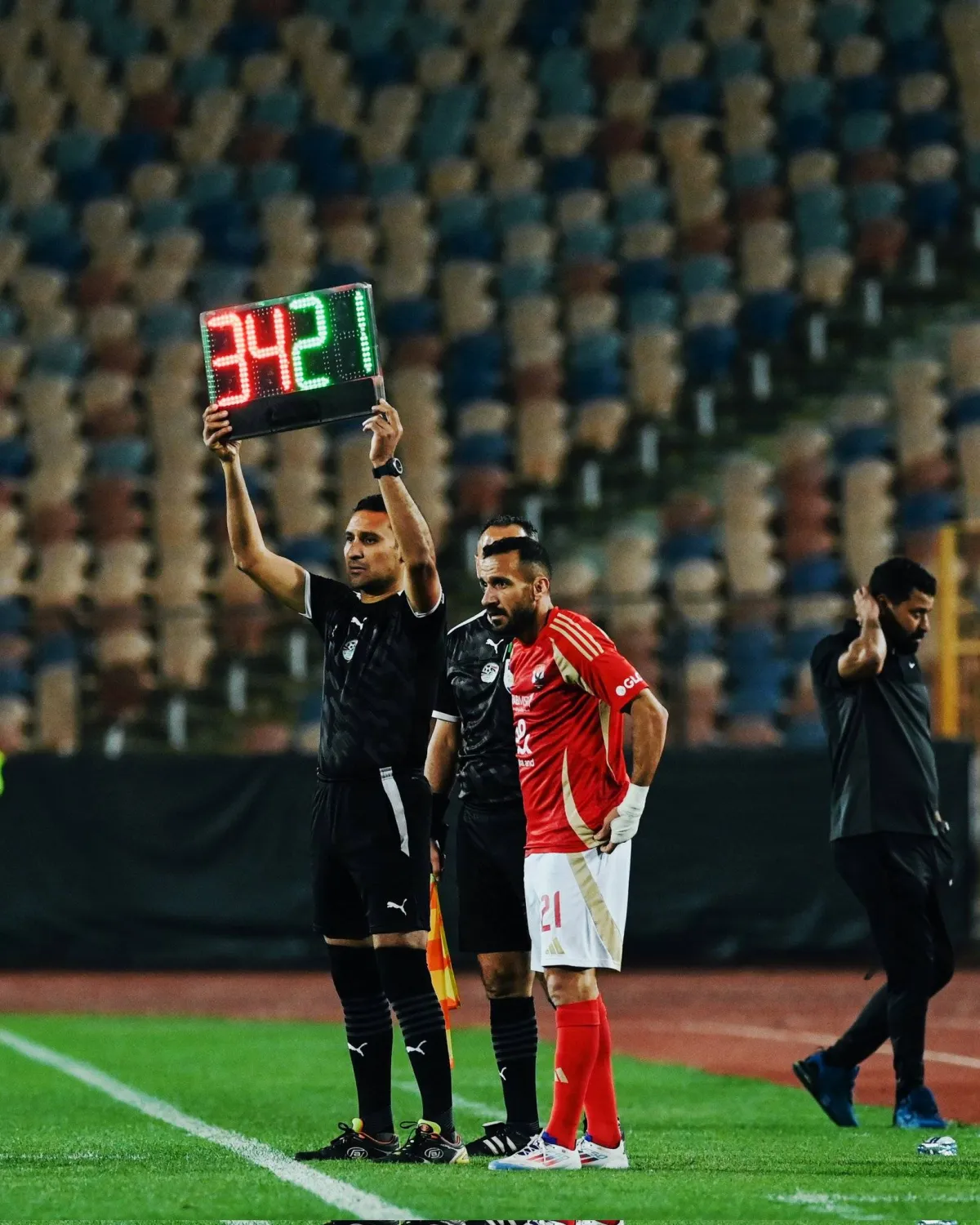 رسميا علي معلول يودع الأهلي المصري020 رسميا علي معلول يودع الأهلي المصري