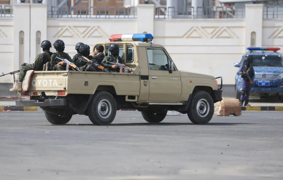 الحوثيون يوسعون الرقابة على السكان ويطورون اتصالاتهم الخاصة020 الحوثيون يوسعون الرقابة على السكان ويطورون اتصالاتهم الخاصة