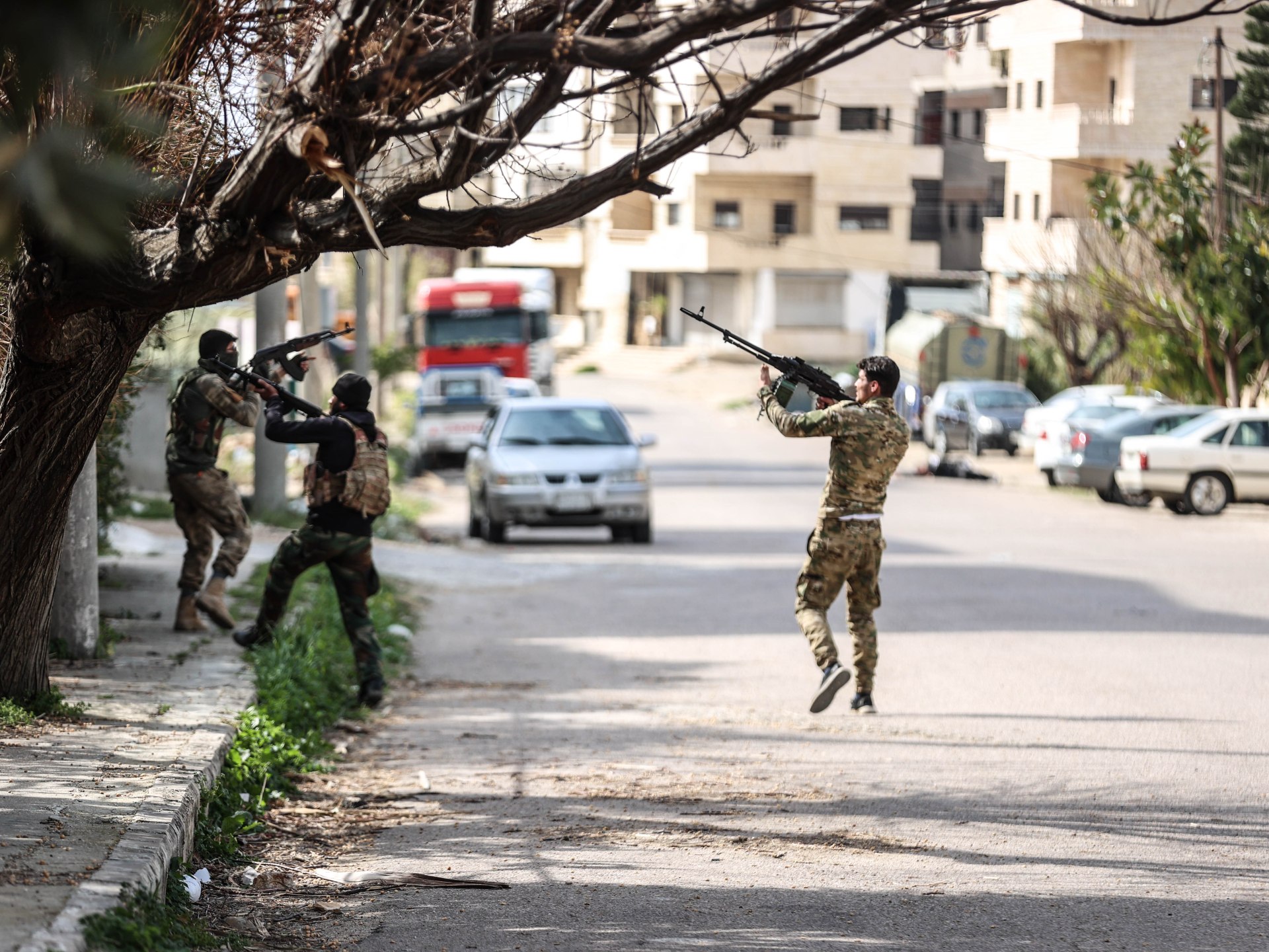 الدفاع السورية تتوعد فلول النظام بالساحل وقتلى بكمائن جديدة