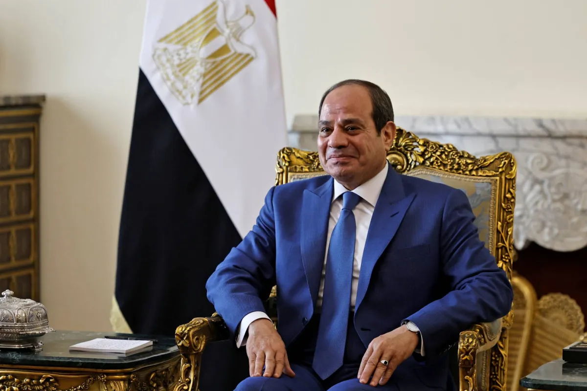 السيسي يدعو الرئيس اللبناني لزيارة مصر