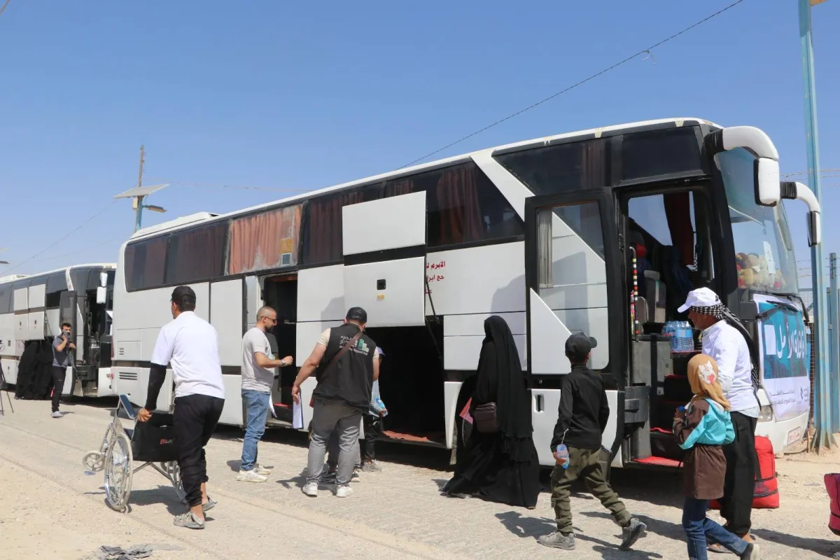 خروج أول دفعة من نازحي الهول نحو حلب بالتعاون بين الحكومة والإدارة الذاتية020 خروج أول دفعة من نازحي الهول نحو حلب بالتعاون بين الحكومة والإدارة الذاتية