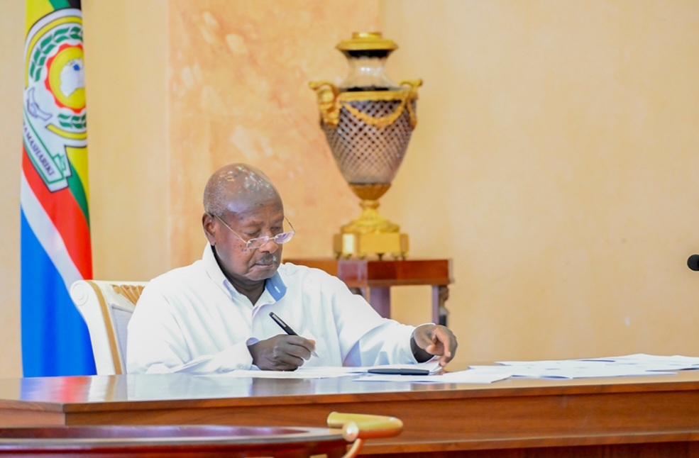 موسيفيني يوضح لماذا رفضت أوغندا القواعد العسكرية الأجنبية 