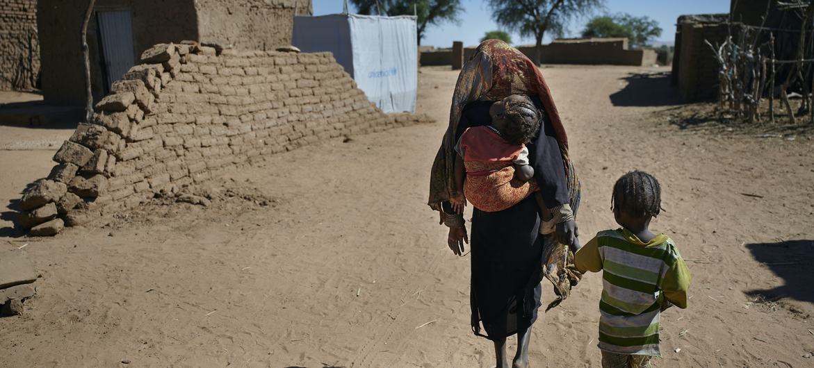 المدنيون بالسودان فى رحلة البحث عن الأمان.. نزوح جماعى من الفاشر وتدهور الأوضاع في الجزيرة