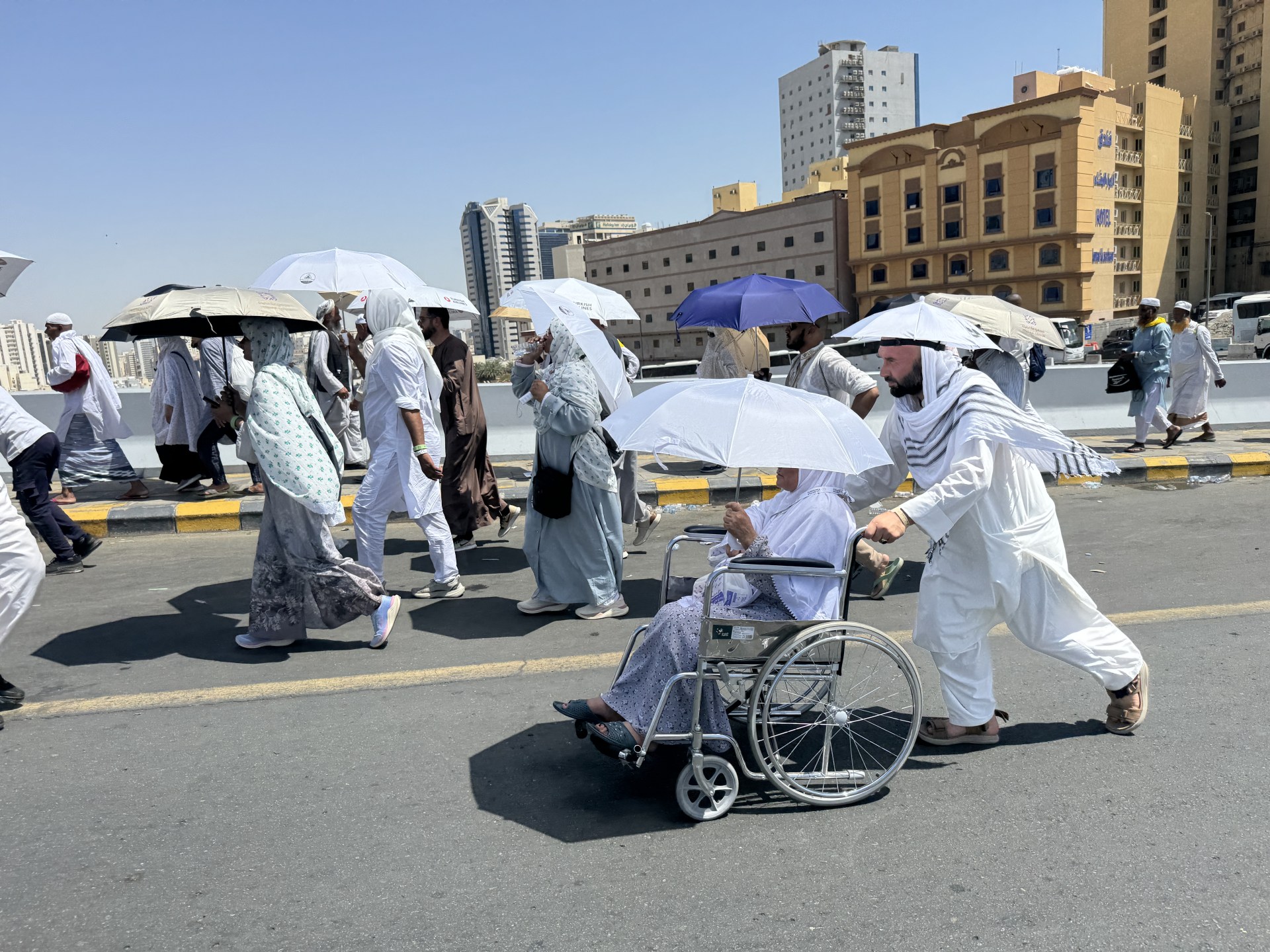 الحجاج المتعجلون يؤدون طواف الوداع في ثاني أيام التشريق020 الحجاج المتعجلون يؤدون طواف الوداع في ثاني أيام التشريق
