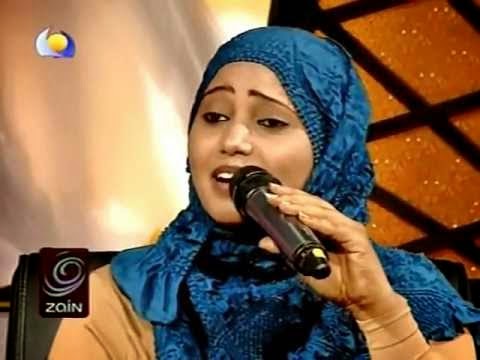 شاهد بالفيديو.. الفنانة فهيمة عبد الله تشعل حفل بالمدينة المنورة والجمهور يسخر