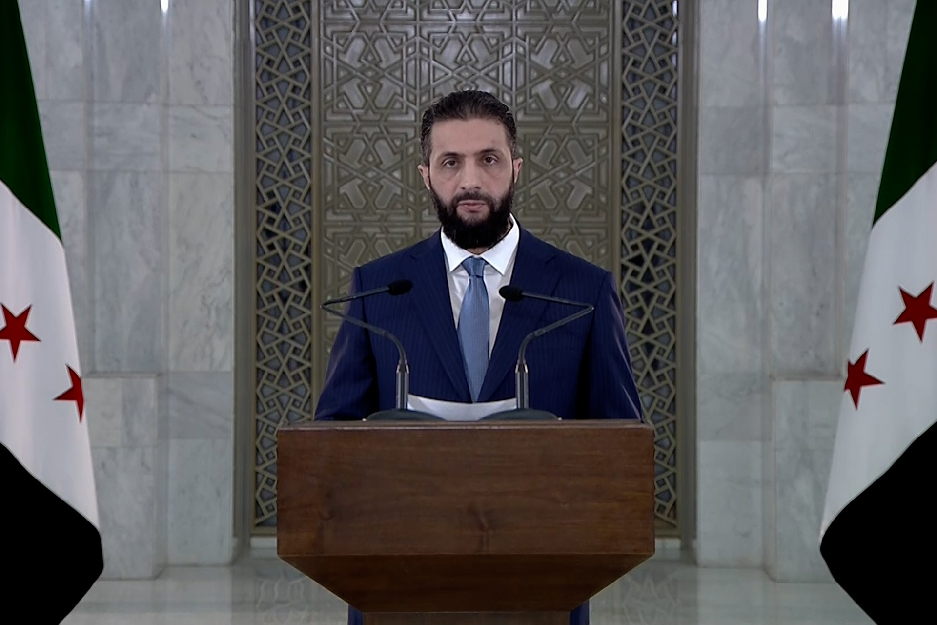 الشرع: سوريا طوت صفحة مأساوية ورفع العقوبات عنها قرار تاريخي شجاع020 الشرع: سوريا طوت صفحة مأساوية ورفع العقوبات عنها قرار تاريخي شجاع
