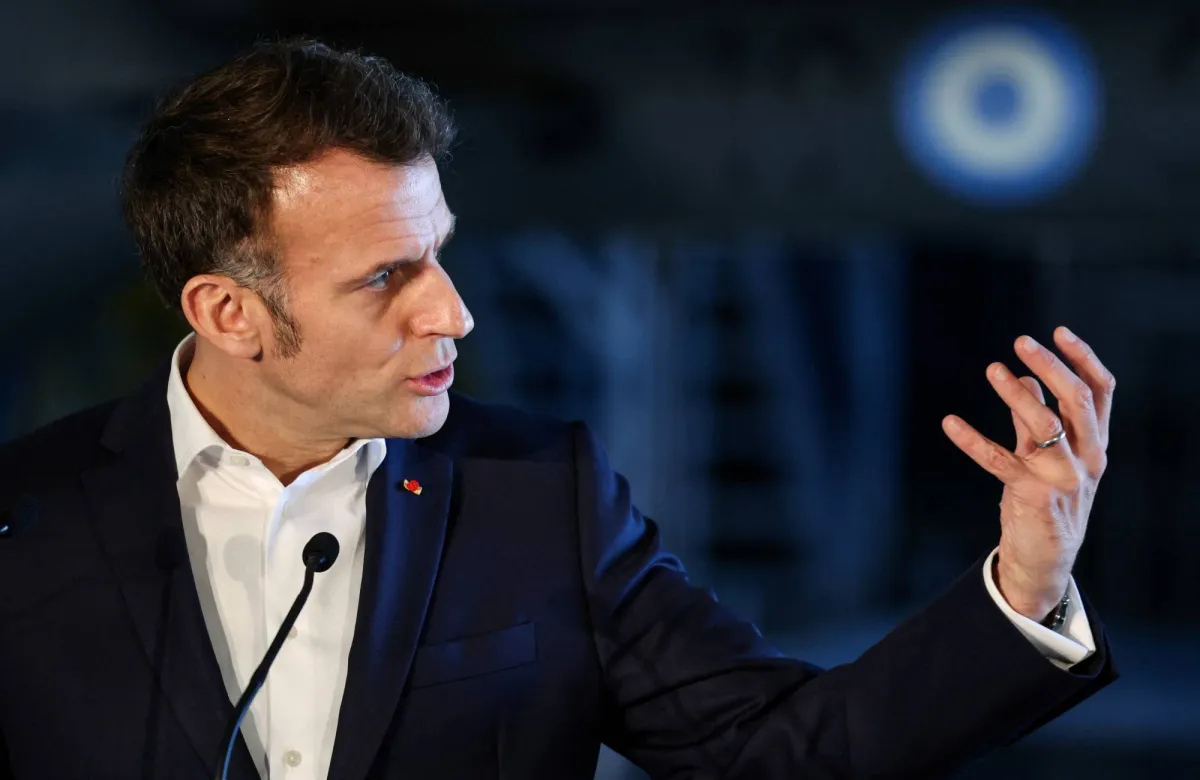 ماكرون يؤكد التحضير لمهمة دفاعية بحتة لإعادة فتح مضيق هرمز