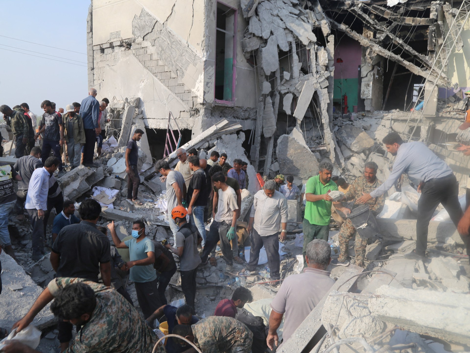 تحقيق للجزيرة يرجح: إسرائيل وأمريكا قتلتا عمدا طالبات مدرسة ميناب