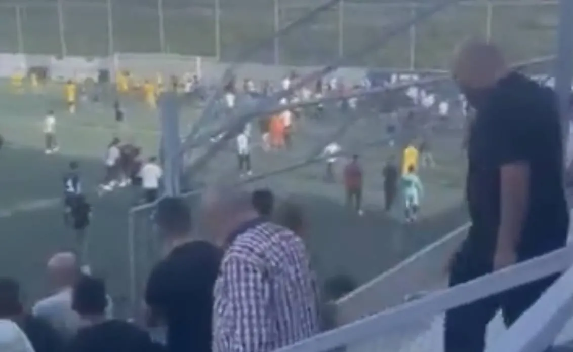 الدوري اللبناني: طعن لاعب بسكين020 الدوري اللبناني: طعن لاعب بسكين