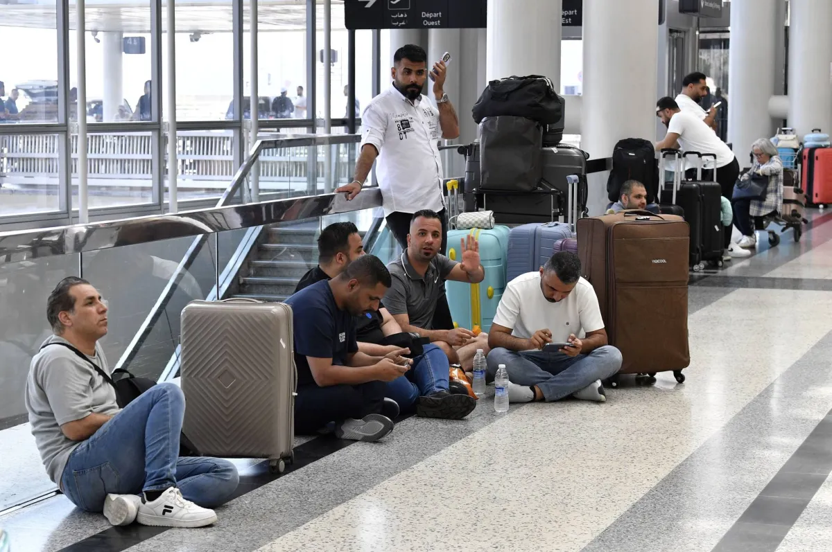 لبنان يعيد فتح مجاله الجوي ويعلن عن إغلاق جديد الليلة020 لبنان يعيد فتح مجاله الجوي ويعلن عن إغلاق جديد الليلة