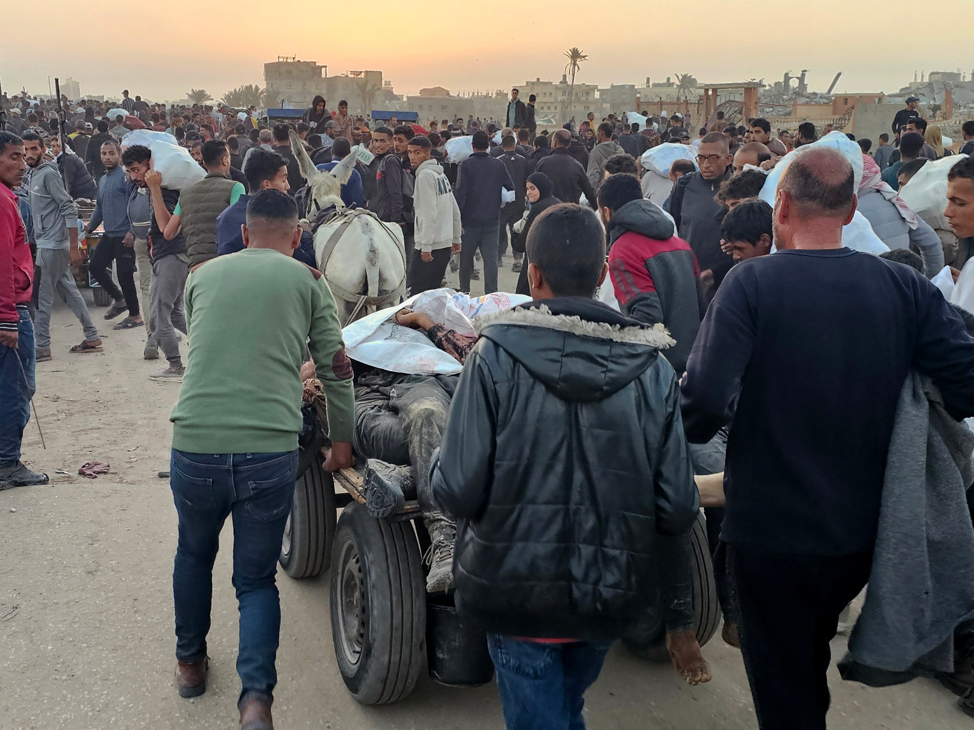 الحرب على غزة مباشر.. مجازر إسرائيلة بمراكز المساعدات وحماس مستعدة لمفاوضات جديدة