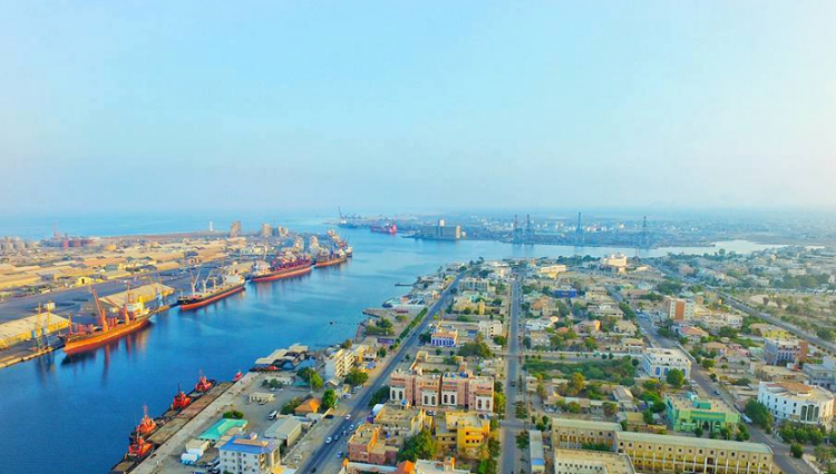 ماذا يحدث في سماء البحر الأحمر 020 ماذا يحدث في سماء البحر الأحمر