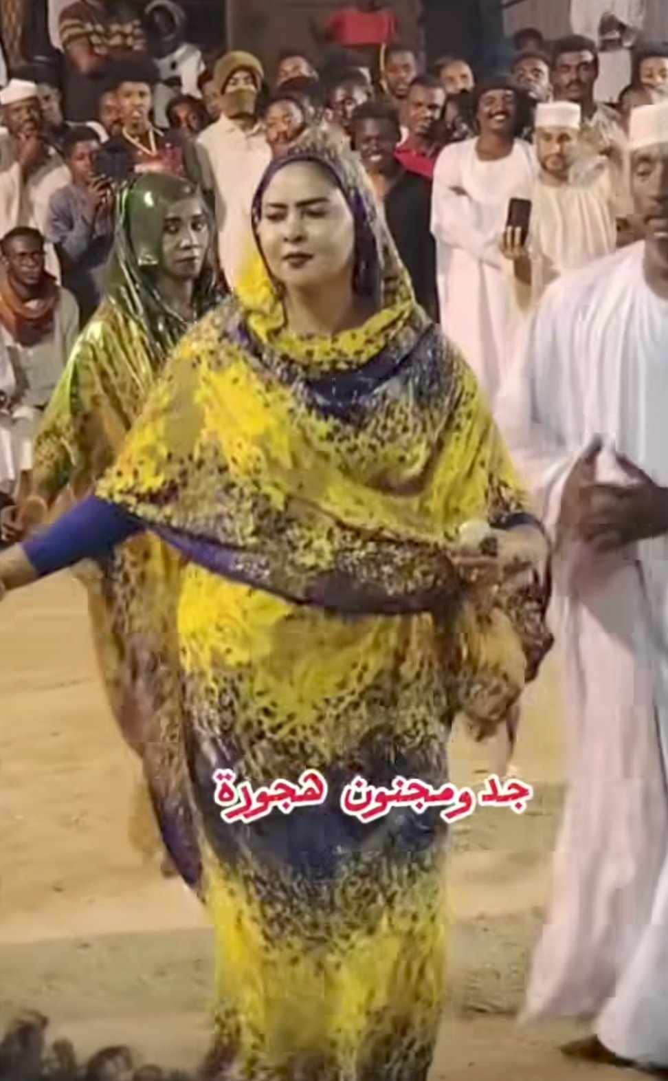 شاهد بالفيديو.. الراقصة الحسناء هاجر تشعل حفل طمبور وتلهب حماس الفنان و الكورس والجمهور بوصلة رقص مثيرة020 شاهد بالفيديو.. الراقصة الحسناء هاجر تشعل حفل طمبور وتلهب حماس الفنان و الكورس والجمهور بوصلة رقص مثيرة