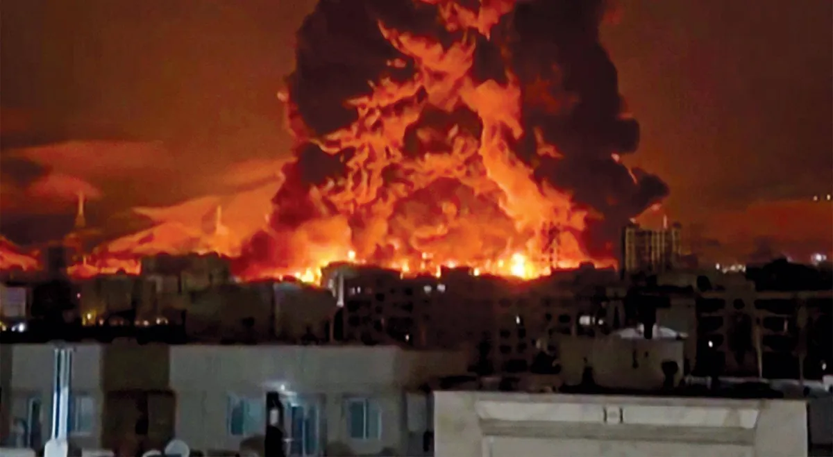 مجتبى خامنئي يخلف والده مرشدا لإيران